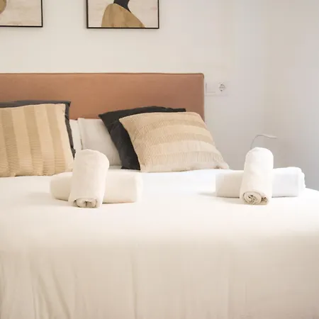 Διαμέρισμα Magnificent- 2bd 2bth- Center