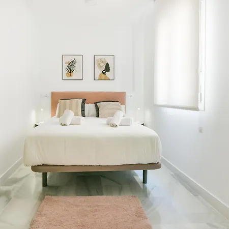 Διαμέρισμα Magnificent- 2bd 2bth- Center *