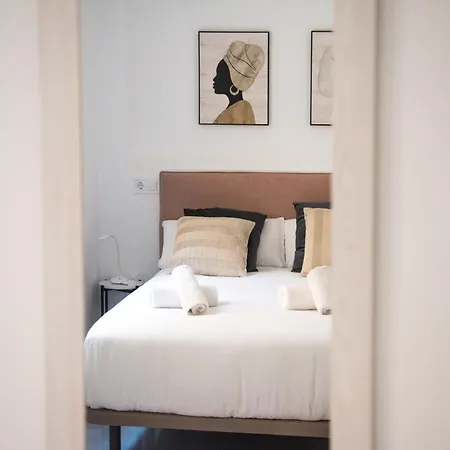 Magnificent- 2bd 2bth- Center Διαμέρισμα *