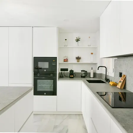 Magnificent- 2bd 2bth- Center Апартаменты *