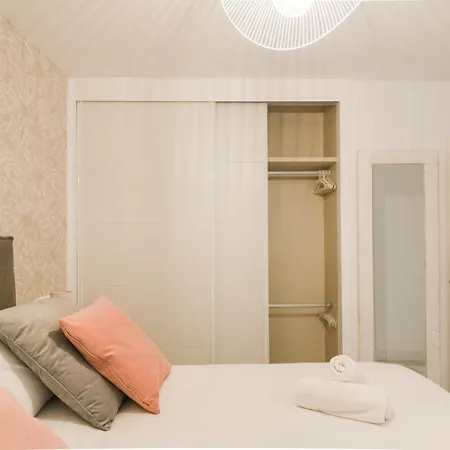 Magnificent- 2bd 2bth- Center Апартаменты *