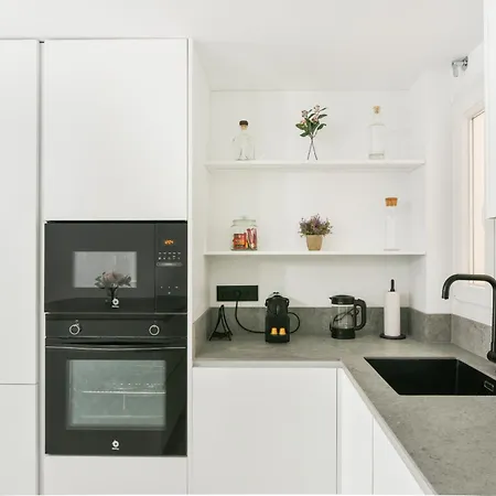 Апартаменты Magnificent- 2bd 2bth- Center