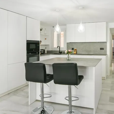 Magnificent- 2bd 2bth- Center Апартаменты *