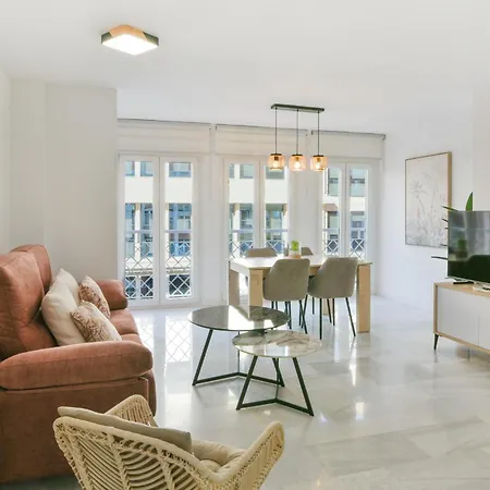 דירה Magnificent- 2bd 2bth- Center מאלגה